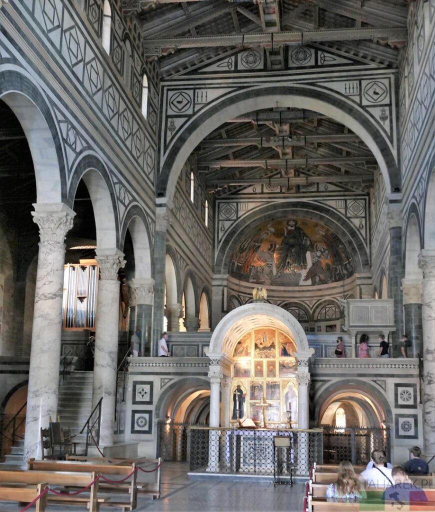 Wnętrze bazyliki San Miniato