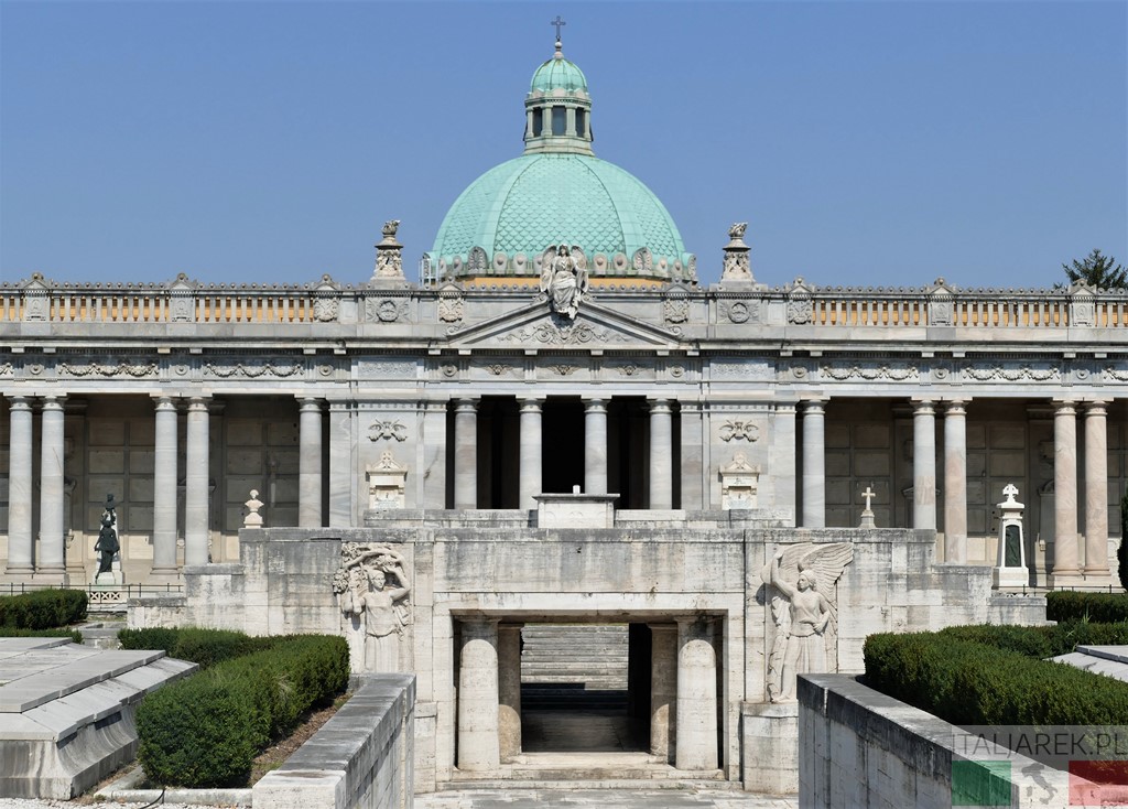 Chiostro VI (dei Caduti) - Certosa di Bologna