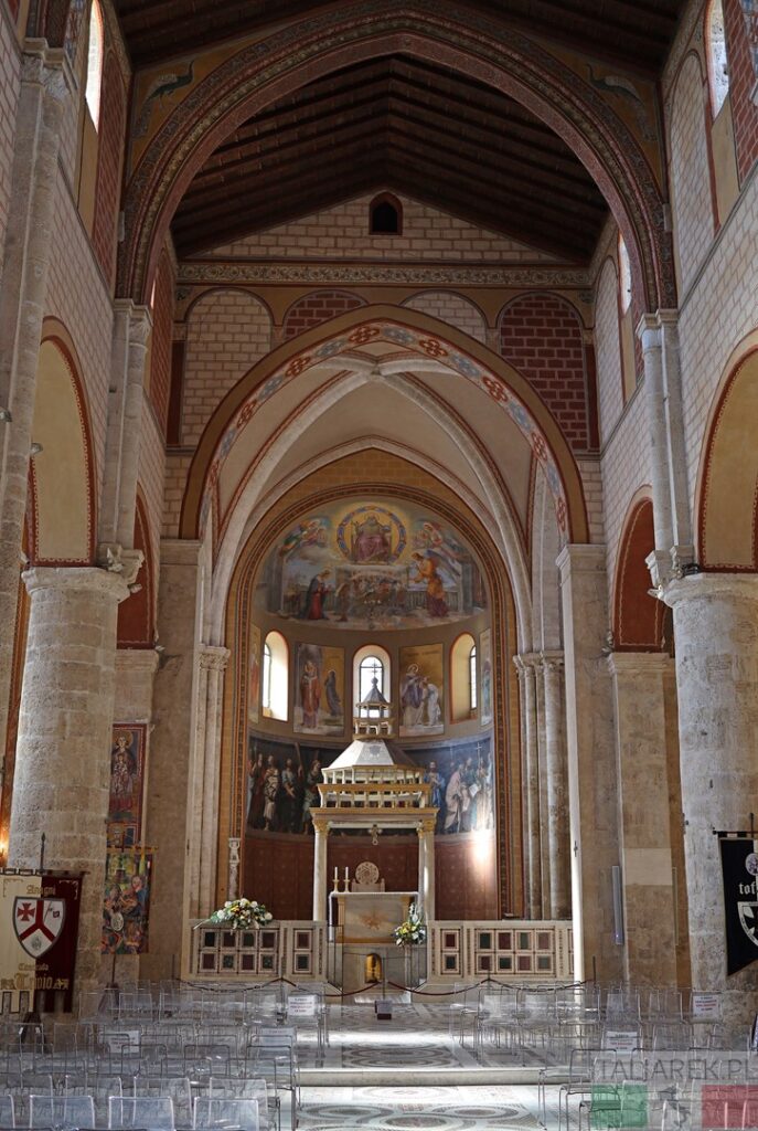 Anagni - wnętrze katedry