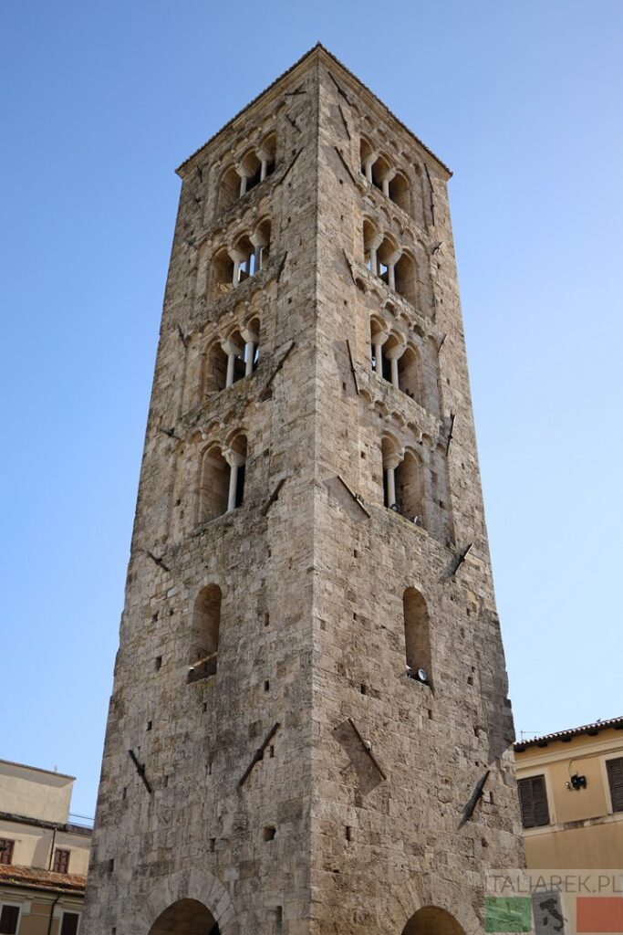 Anagni - dzwonnica przy katedrze