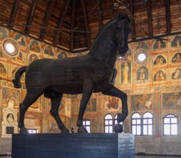 Palazzo della Ragione - drewniany koń