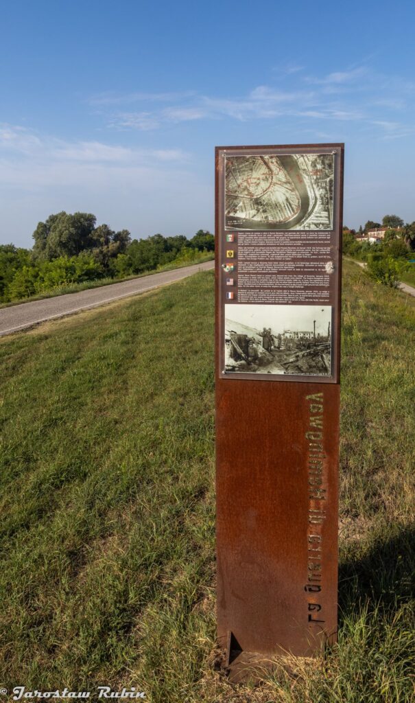 Jedna z tablic szlaku nad Piawą