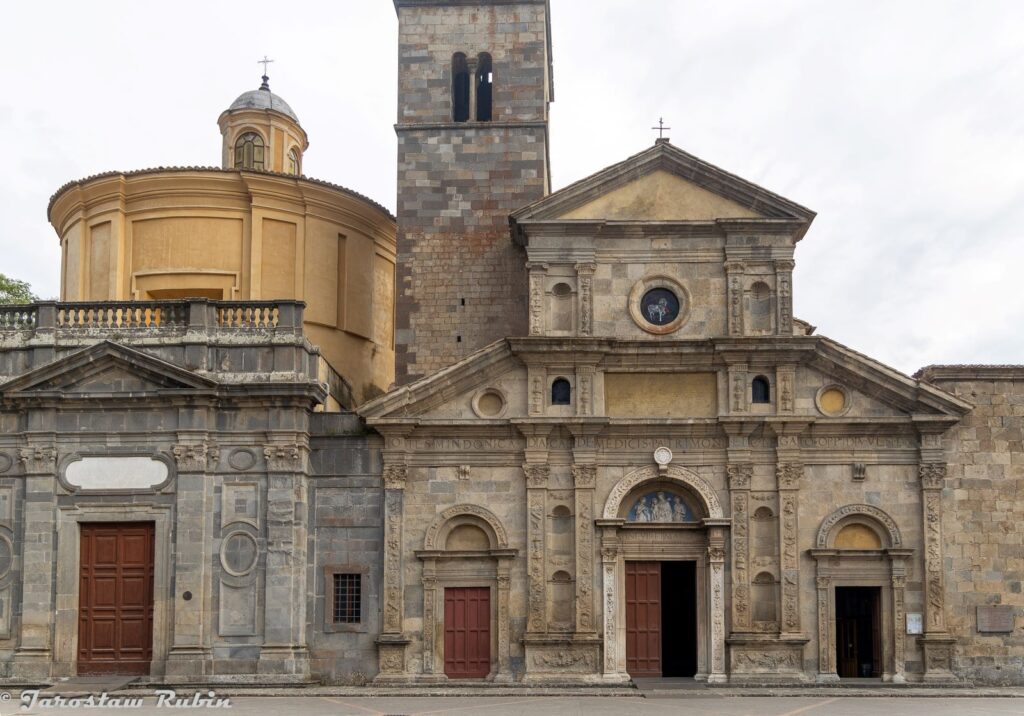 Bazylika Santa Cristina di Bolsena - fasada