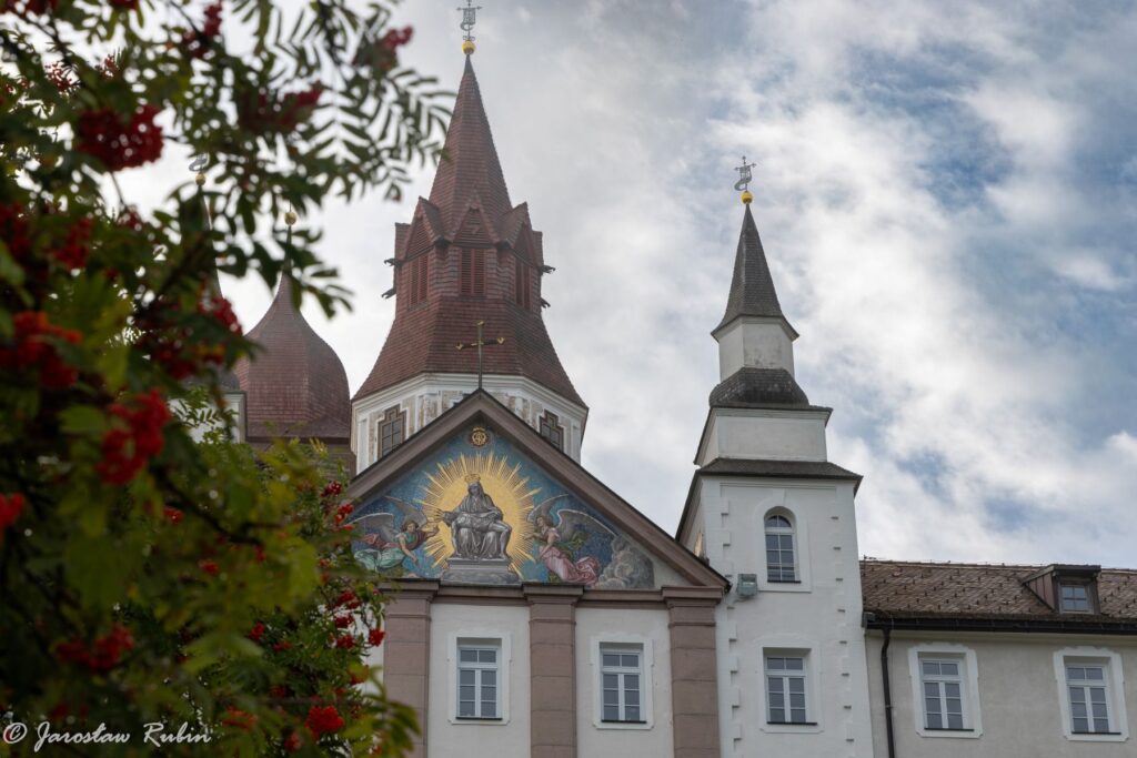 Mozaika na wejściem do bazyliki