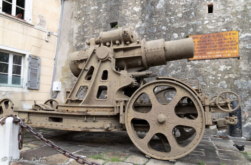Moździerz oblężniczy Škoda 305 mm M.11