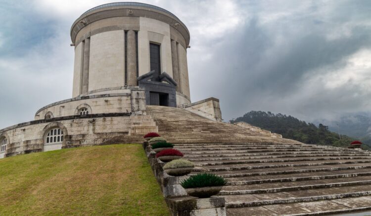 Sacrario Militare di Castel Dante w Rovereto