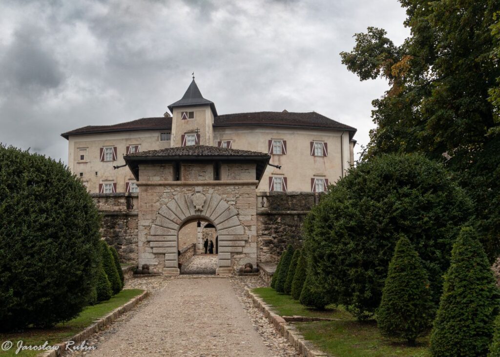 Castel Thun, Porta Spagnola
