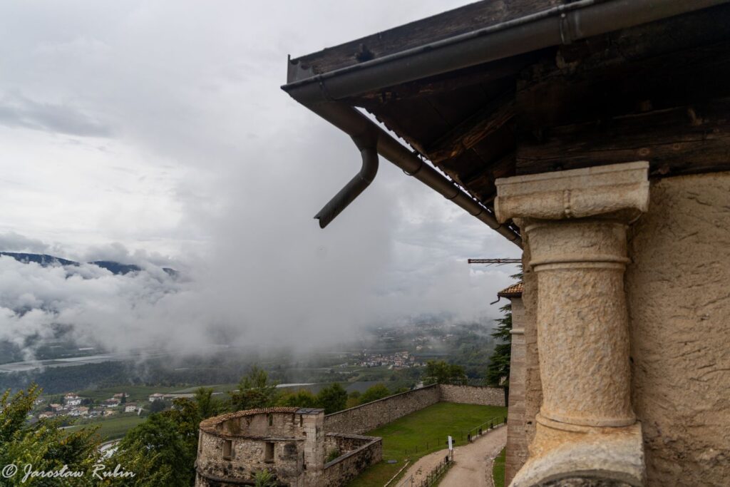 Zmiana pogody podczas zwiedzania Castel Thun