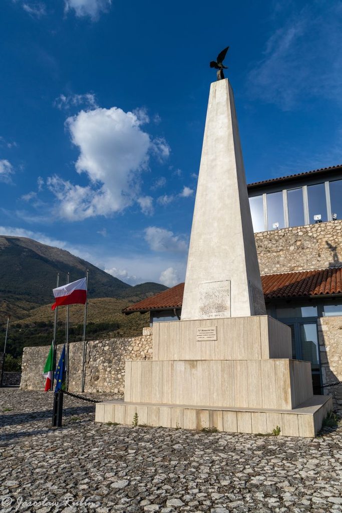 pomnik Pułku 6 Pancernego „Dzieci Lwowskich” w Piedimonte San Germano