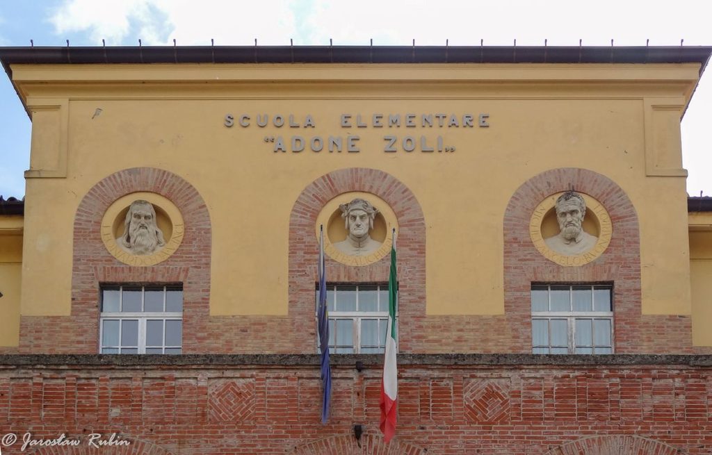 Szkoła podstawowa - detal